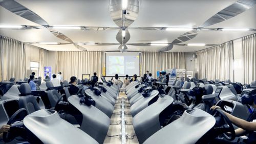 从驾校到蓝天 机动车驾驶与飞行培训的奇妙交织